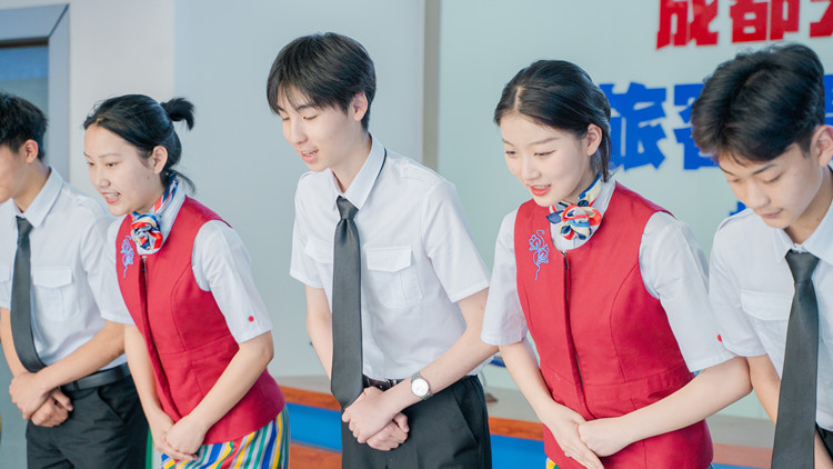 不必?cái)D高中，中職更容易上大學(xué)