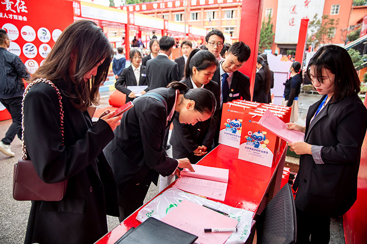 職教新政策，讓新華的職教模式火了