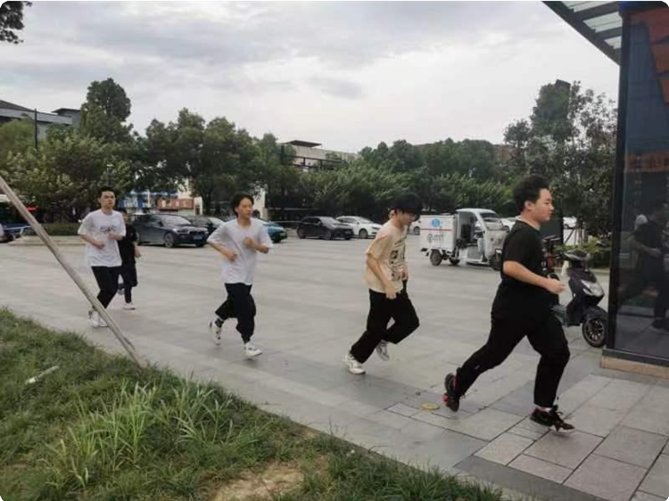 新華互聯(lián)網(wǎng)科技2022電競青訓(xùn)營正式開營！