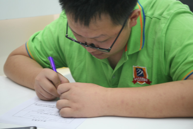 新生學(xué)子|登峰造極，德才并育