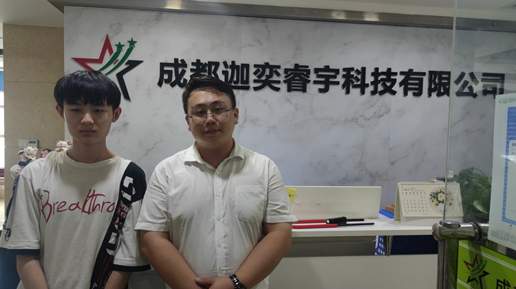 就業(yè)回訪，新華在路上