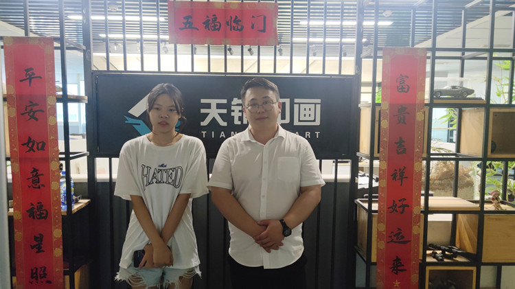 就業(yè)回訪，新華在路上