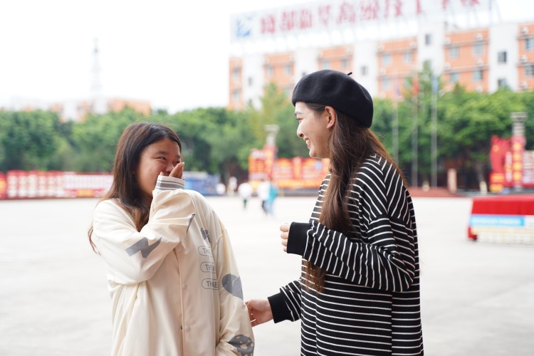 新生故事|再聚新華，共訴情誼