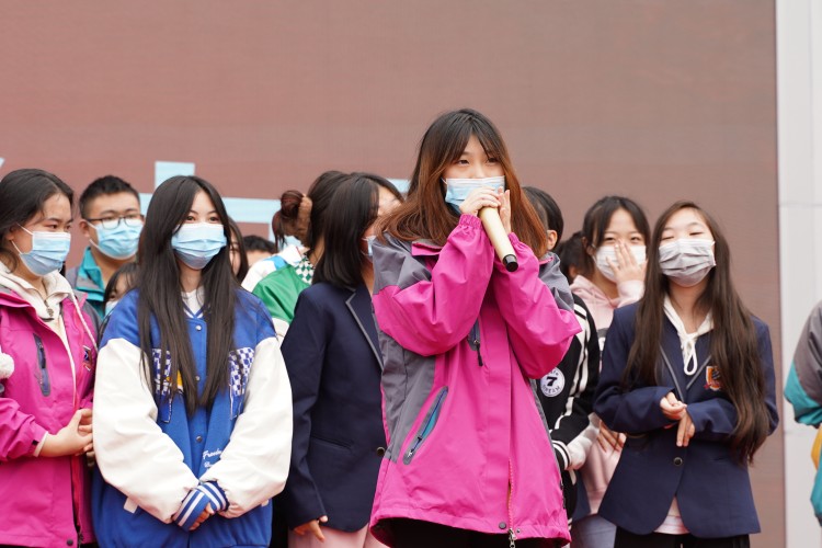 程龍老師新華“學(xué)生習(xí)慣養(yǎng)成教育”主題演講