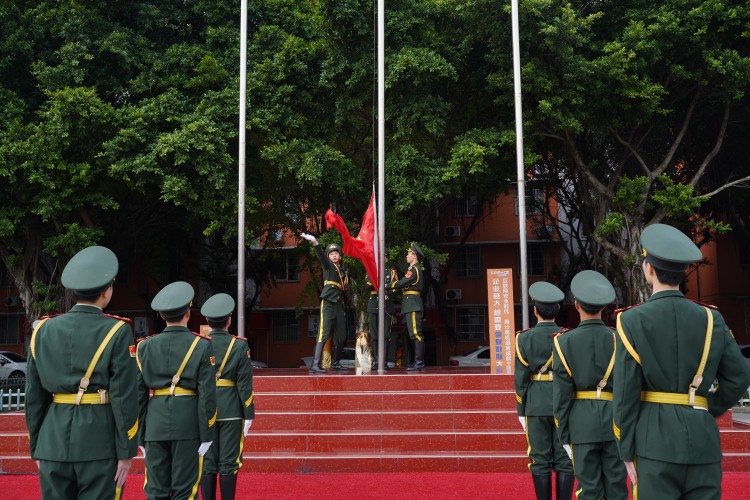 二十大奮進(jìn)譜華章，新華緊隨育棟梁