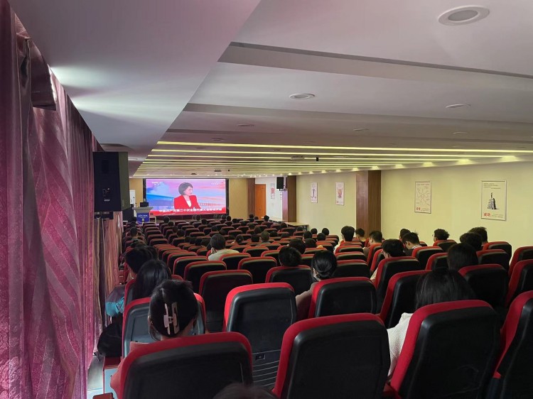 二十大奮進(jìn)譜華章，新華緊隨育棟梁