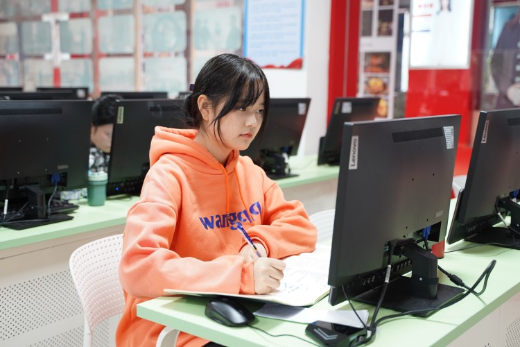 優(yōu)秀學(xué)子|京東實(shí)習(xí)再得佳績(jī)，新華學(xué)習(xí)更創(chuàng)新高