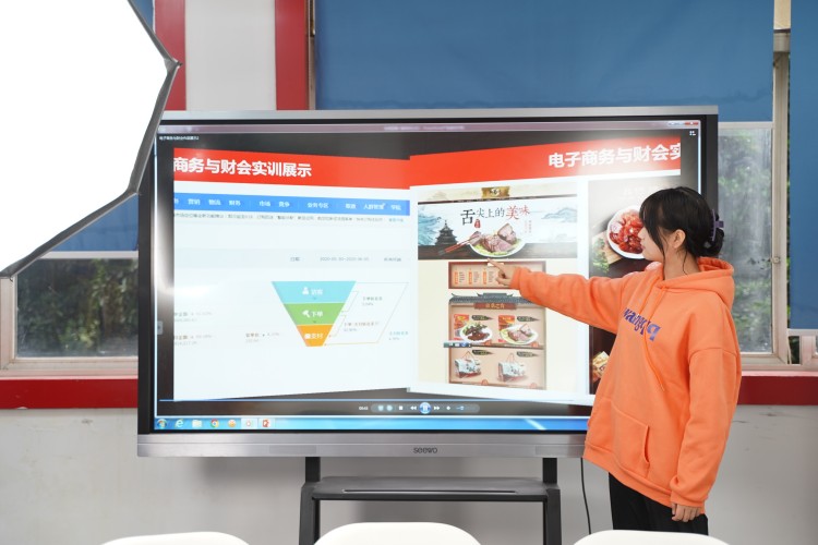 優(yōu)秀學(xué)子|京東實(shí)習(xí)再得佳績(jī)，新華學(xué)習(xí)更創(chuàng)新高