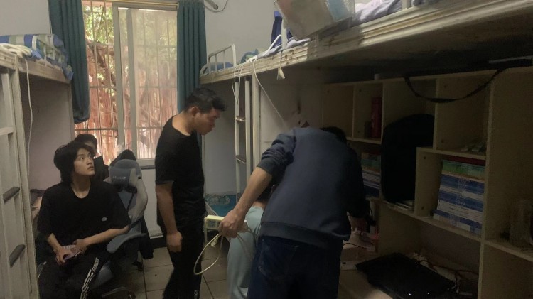 筑牢安全防線，建設(shè)新華校園