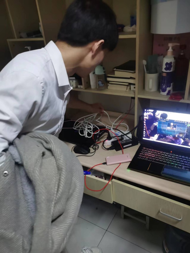 筑牢安全防線，建設(shè)新華校園