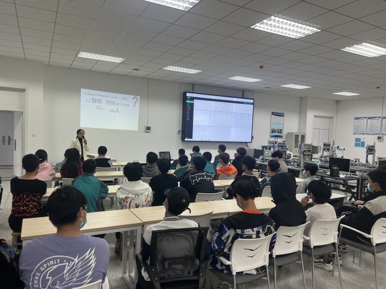 新華學(xué)子智能制造實訓(xùn)基地研學(xué)游完美收官