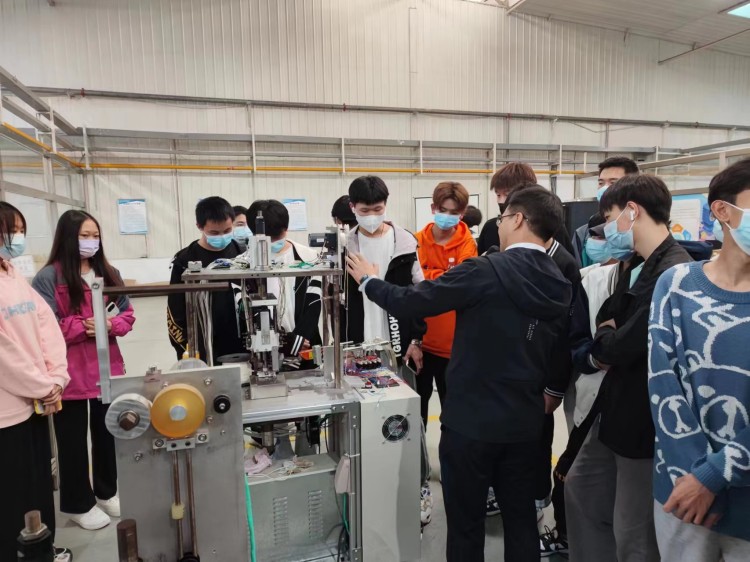 新華學(xué)子智能制造實訓(xùn)基地研學(xué)游完美收官