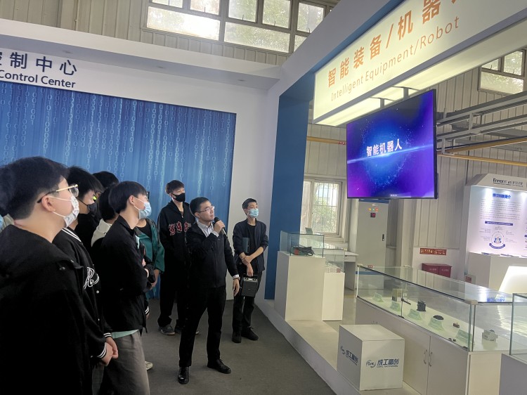 新華學(xué)子智能制造實訓(xùn)基地研學(xué)游完美收官