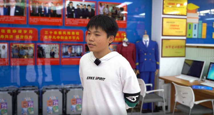 轉(zhuǎn)校來新華，用愛灌溉未來