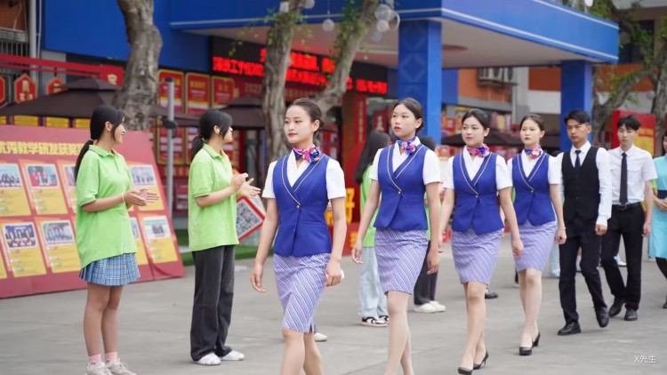 優(yōu)秀學(xué)子|逐夢藍天，共赴未來