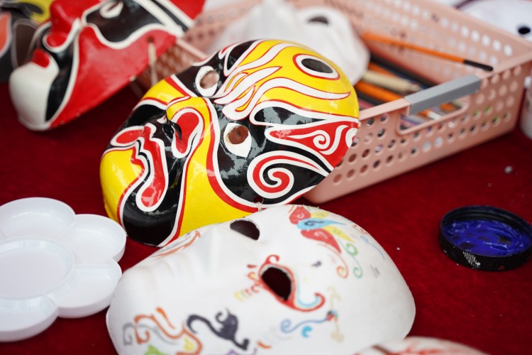 卯兔接福鬧元宵，遺風(fēng)佳韻匯佳節(jié)