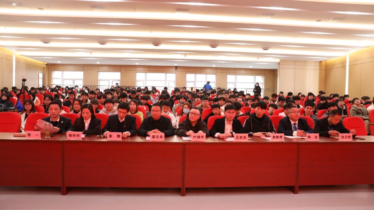 親授頂尖技能，世界技能大賽首席專(zhuān)家葉維中走進(jìn)新華！