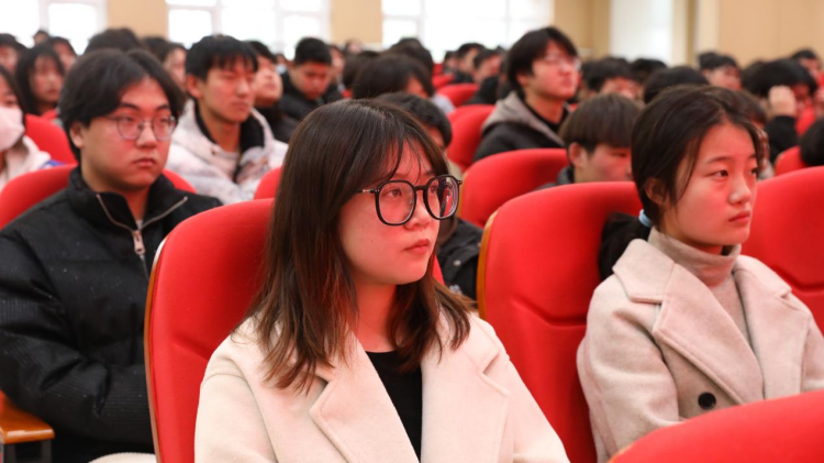 親授頂尖技能，世界技能大賽首席專(zhuān)家葉維中走進(jìn)新華！