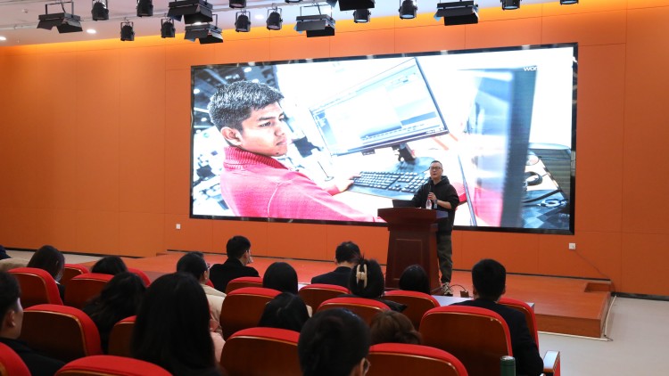 親授頂尖技能，世界技能大賽首席專(zhuān)家葉維中走進(jìn)新華！