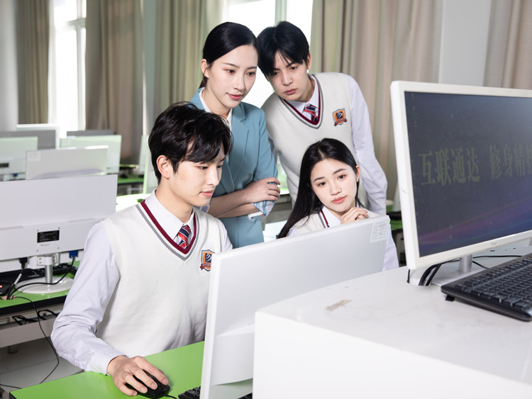 清華教授帶團隊3D打印一棟住宅只花20多萬，相關(guān)設(shè)計人才備受關(guān)注