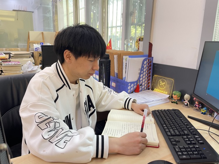 新華90后老師這樣說(shuō)：不以規(guī)矩，不成方圓