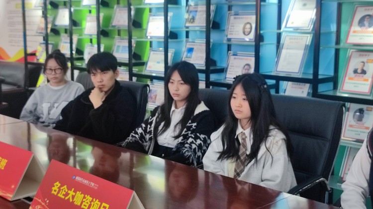 校企共建暖人心，多舉并行見真情