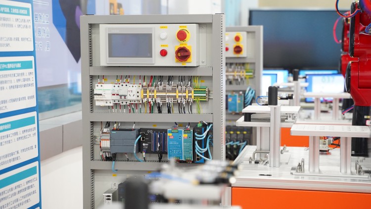 兩會(huì)要聞！如何“叫座又叫好”，職業(yè)教育待解題