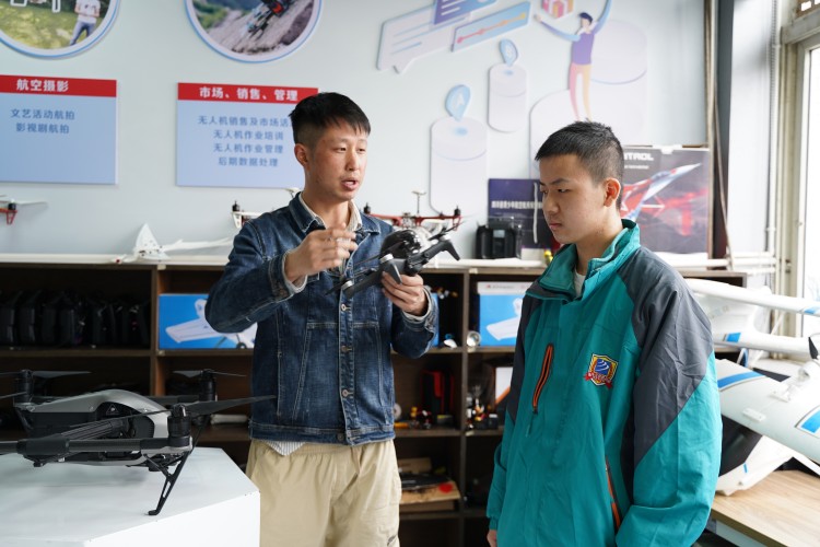 新華新起點(diǎn)，打工人重返校園是一種什么樣的體驗(yàn)？