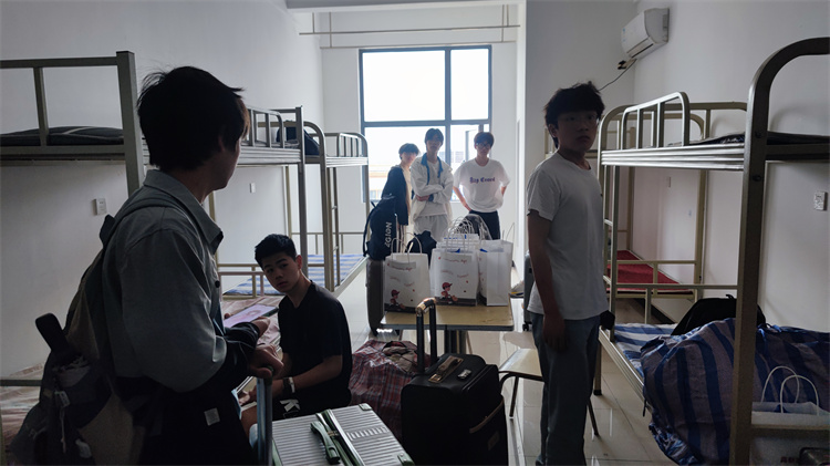 不負韶華，再攀高峰！新華京東社會實踐歡送會