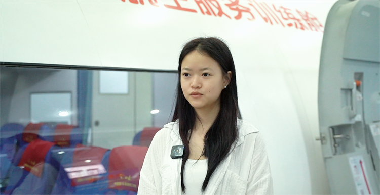 新生故事|逐夢(mèng)新華，激昂青云