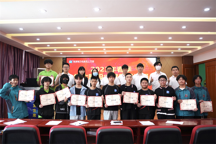 凝心聚力，收獲碩果|成都新華畢業(yè)階段答辯圓滿禮成