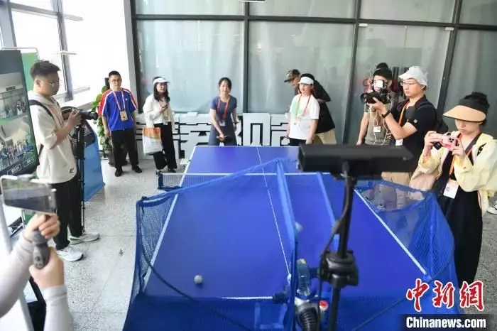 <b>成都大運會＂機器人總動員”</b>