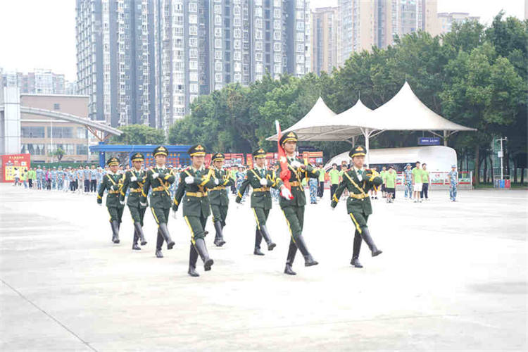 強(qiáng)國復(fù)興有我——2023四川新華電腦學(xué)校秋季軍訓(xùn)匯演圓滿落幕