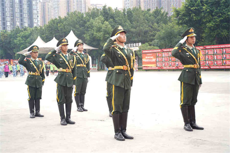 強(qiáng)國復(fù)興有我——2023四川新華電腦學(xué)校秋季軍訓(xùn)匯演圓滿落幕