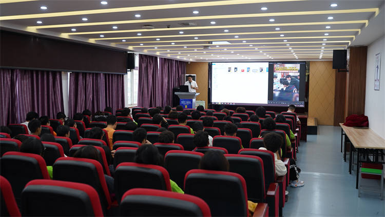 軍訓(xùn)后開學(xué)第一周，一起來看活力滿滿的大家