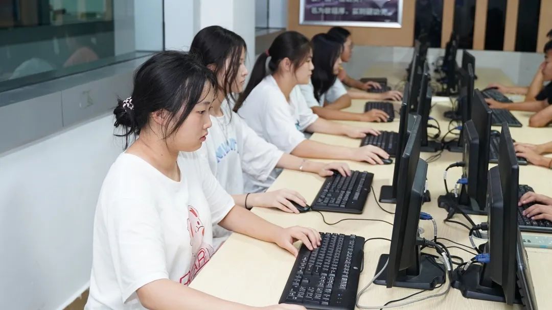 如何高薪就業(yè)？有哪些行業(yè)值得推薦？