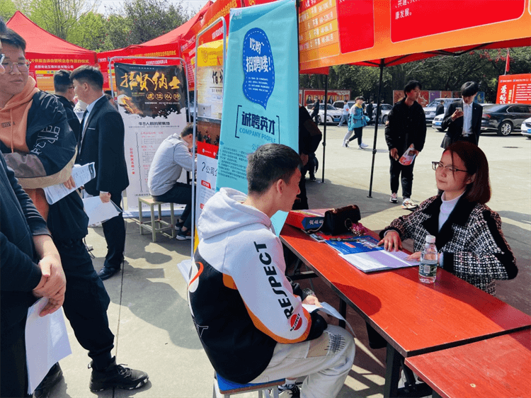 初高中生后悔輟學(xué)打工，如何才能重啟校園之旅