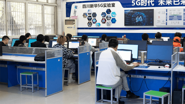 初高中生后悔輟學(xué)打工，如何才能重啟校園之旅