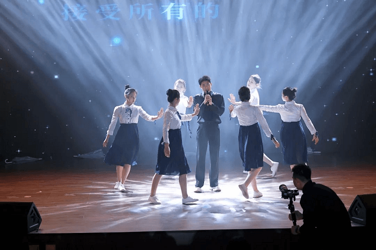 邀請賽在我校圓滿閉幕，新華學子勇奪佳績