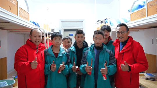 <b>成都新華2024年春季首批新生入學(xué)教育</b>