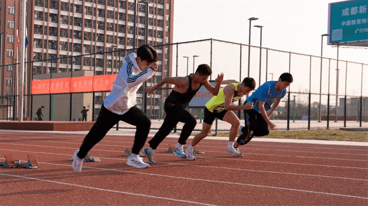孩子不想上學(xué)，選擇打工還是來成都新華學(xué)技術(shù)