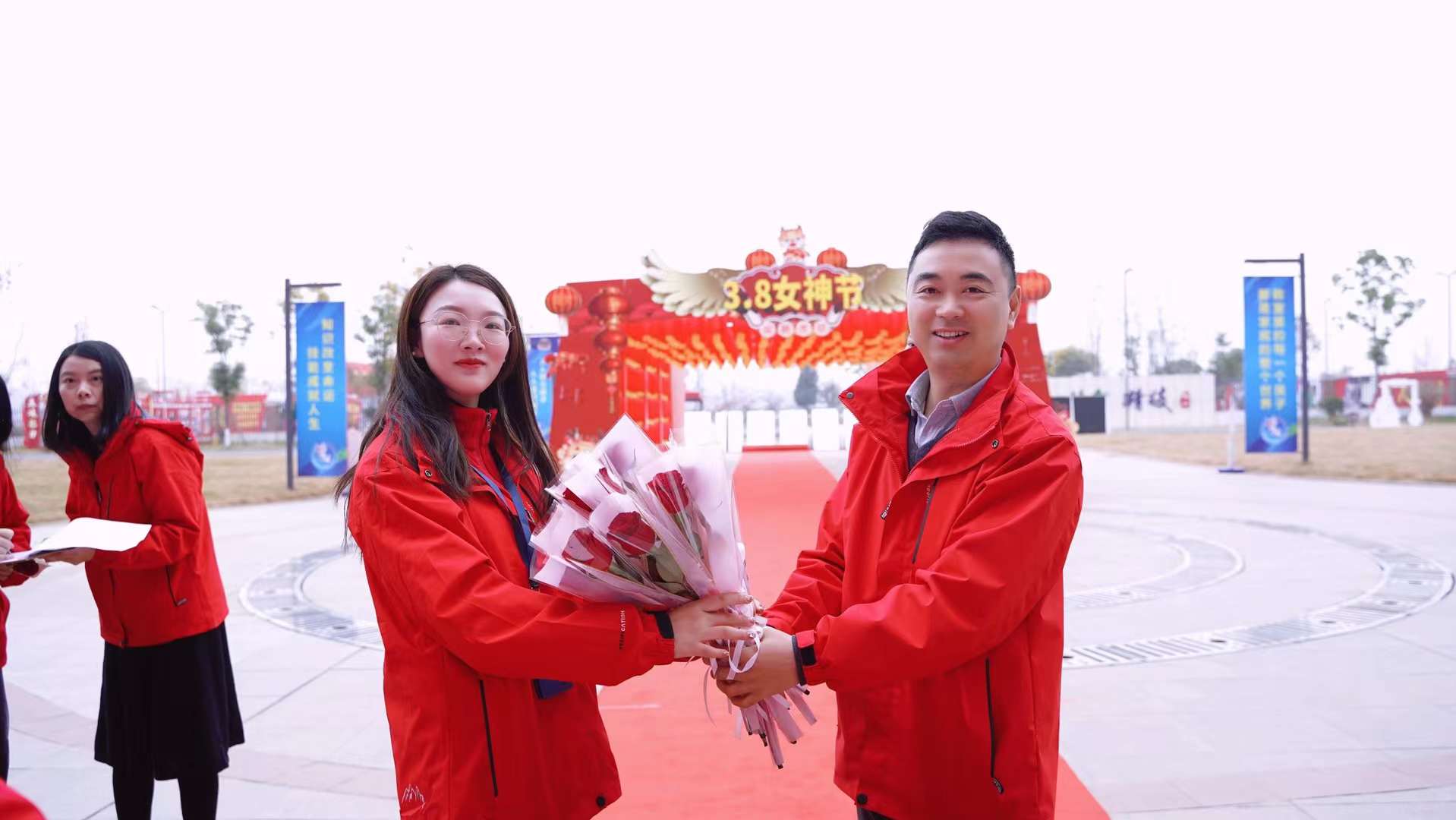 婦女節(jié)！獻給所有成都新華的女老師們