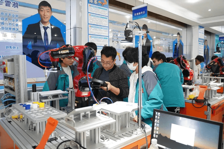 初高中擇校咨詢會，專家坐鎮(zhèn)，精準答疑