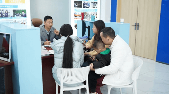 <b>職教面對面，成都新華330咨詢周來啦！</b>