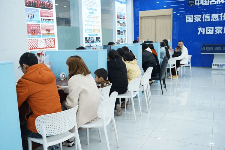 職教面對(duì)面，成都新華330咨詢周來(lái)啦！