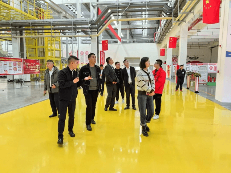 名企研學(xué)游—成都新華學(xué)子走進(jìn)格力！