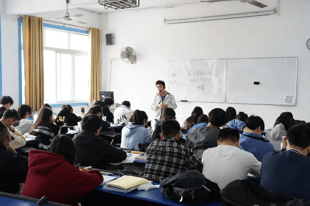 單招上大專是唯一出路嗎？單招落榜應(yīng)該怎么辦