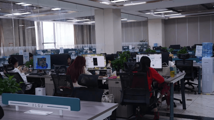 名企研學游—成都新華學子走進微應(yīng)互動