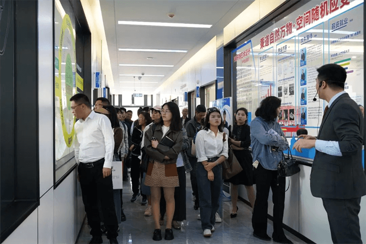 100+崗位來襲，成都新華這場招聘會，厲害