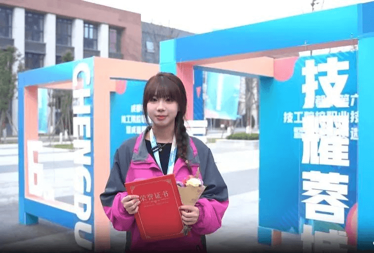 新華青年說(shuō)—關(guān)于青春，來(lái)看新華學(xué)子怎么說(shuō)